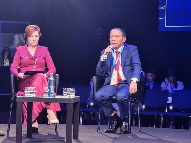 Minister of Culture, Sports and Tourism Nguyen Van Hung speaks at the MONDIACULT 2025 Conference. (Photo: Ministry of Culture, Sports and Tourism)