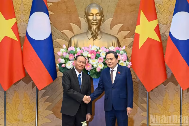 President of the National Assembly Tran Thanh Man (right) meets with Vilay Lakhamphong, Politburo Member and Standing Member of the Secretariat of the Lao People's Revolutionary Party (LPRP) Central Committee, in Ha Noi on October 15, 2026. (Photo: nhandan.vn)
