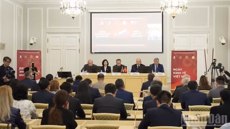 The opening ceremony of Viet Nam Economic Day in Saint Petersburg. (Photo: XUAN HUNG)