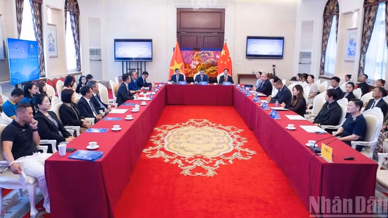 An overview of the Viet Nam–China Outstanding Youth Seminar.