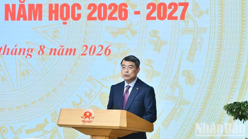 Prime Minister Le Minh Hung speaks at the national teleconference to review the 2025-2026 academic year and roll out tasks for 2026-2027. (Photo: nhandan.vn)