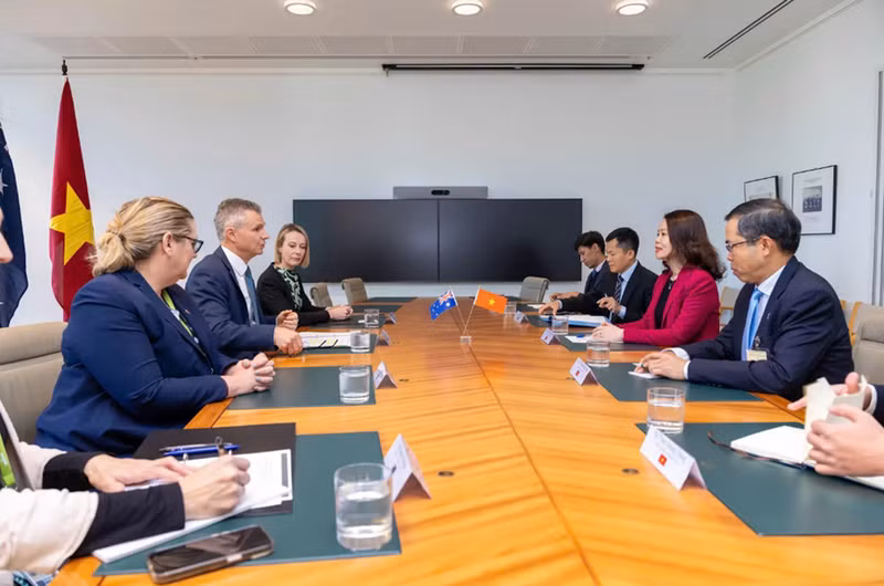Deputy Minister of Foreign Affairs Nguyen Minh Hang meets with Australian Assistant Minister for Foreign Affairs and Trade Matt Thistlethwaite. (Photo: MOFA)