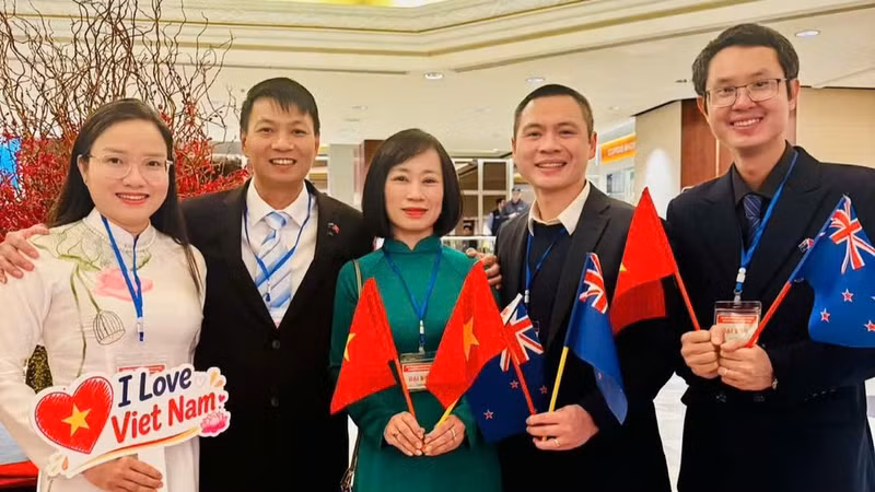 Nguyen Lam Giang (in a blue ao dai) attends an event at which General Secretary and President To Lam met with Vietnamese Embassy officials and representatives of the Vietnamese community in New Zealand during his state visit to New Zealand in August 2026.