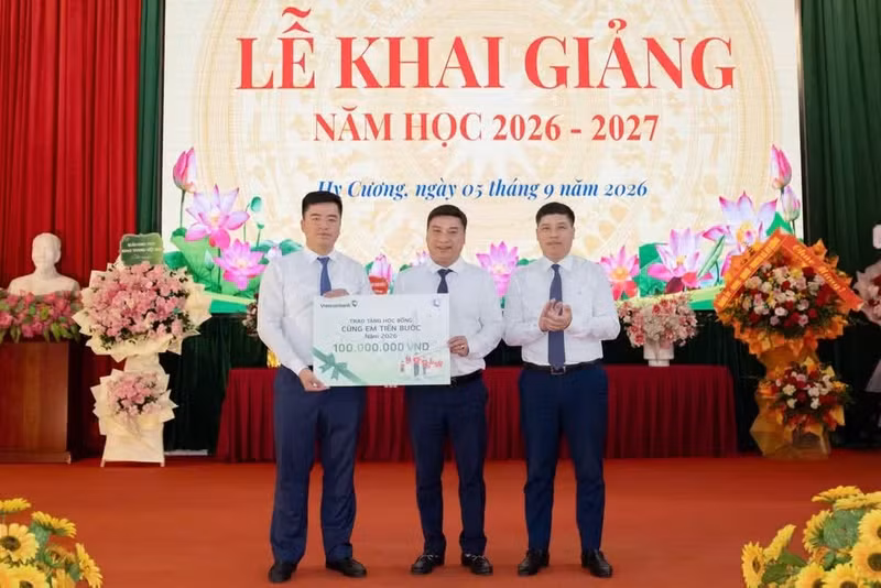 quy-bao-tro-tre-em-vietnam-trao-thu-vien-xanh-phu-thojpg.jpg