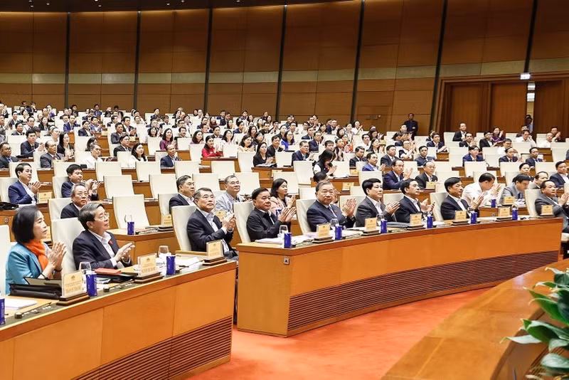 Party and State leaders, along with officials, at the event (Photo: VNA)