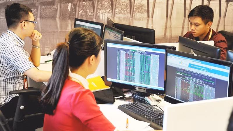 Viet Nam’s stock market continues to affirm its role as an important channel for mobilising medium- and long-term capital for the economy. Photo: NAM NGUYEN