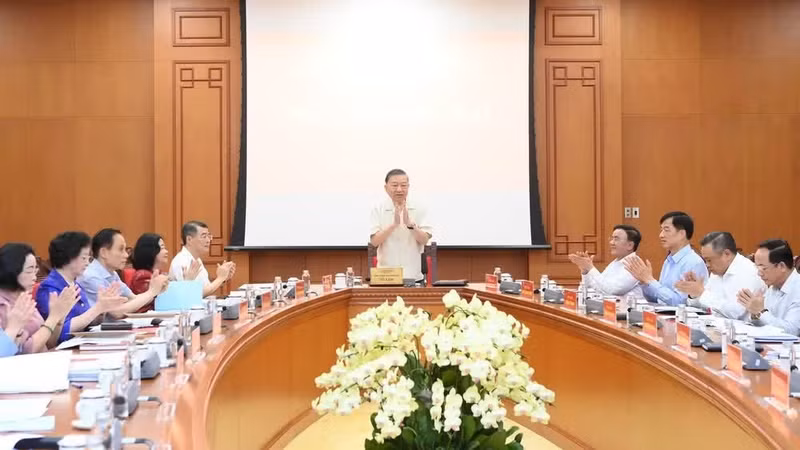 Party General Secretary and State President To Lam and Party and State leaders attend the second meeting of the Central Steering Committee for the Development of Vietnamese Culture. (Photo: DANG KHOA)