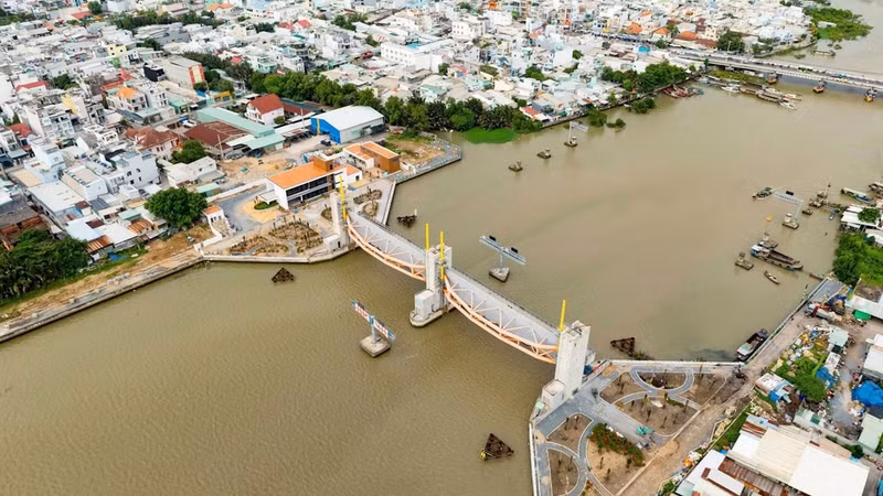 Ho Chi Minh City’s tidal control project is nearing completion and is expected to become operational in November 2026.
