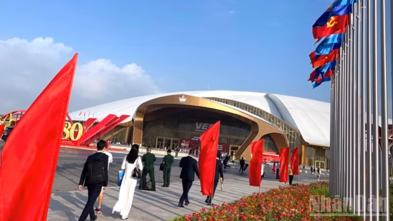 The exhibition “80-Year Journey of Independence – Freedom – Happiness” attracts a record number of visitors.