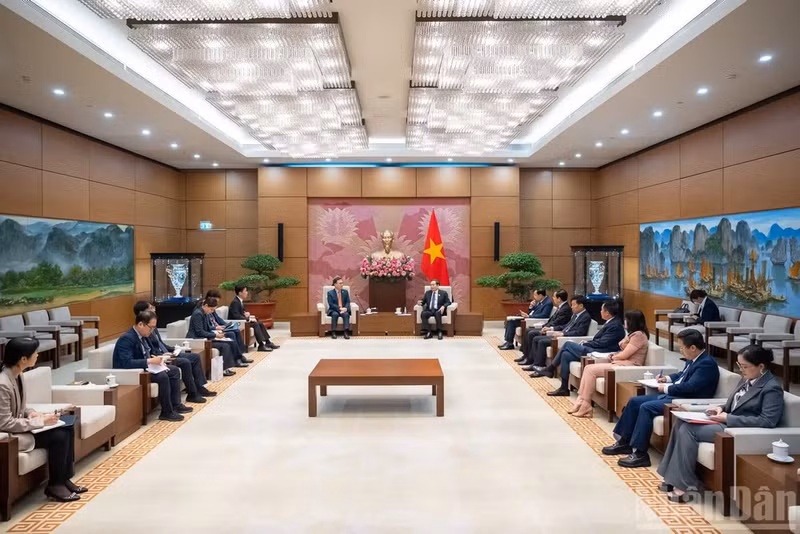 quang-canh-tiep-3.jpg