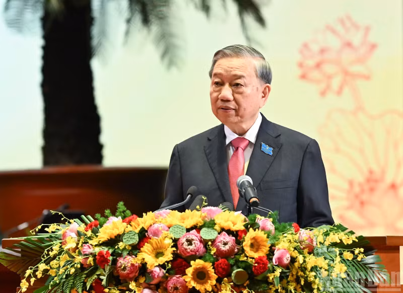 Party General Secretary To Lam addresses the 18th Ha Noi Party Congress for the 2025-2030 tenure (Photo: nhandan.vn)