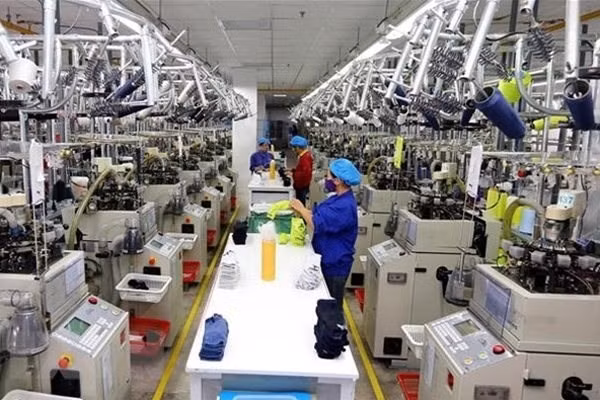 At Jasan Viet Nam Textile and Dyeing Co., Ltd. (Hai Phong). (Illustrative photo: VNA)