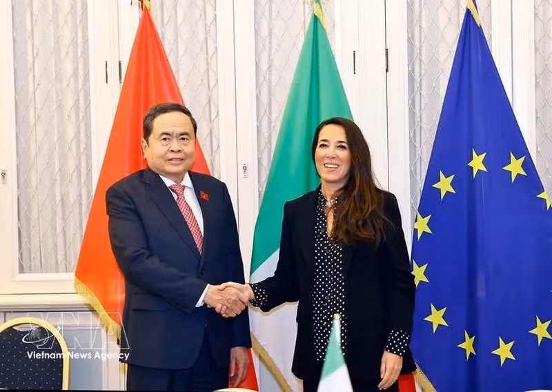 Chairman of the National Assembly Tran Thanh Man receives Vice President of the Italian Senate Licia Ronzulli in Rome on April 14 afternoon (local time). Photo: VNA
