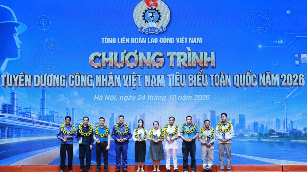 Beauty of Vietnamese workers in a new era honoured