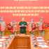 Senior Lieutenant General Le Quang Dao, Deputy Chief of the General Staff of the Viet Nam People's Army, four officers assigned to UN peacekeeping missions, and delegates pose for a group photo. (Photo: VNA)