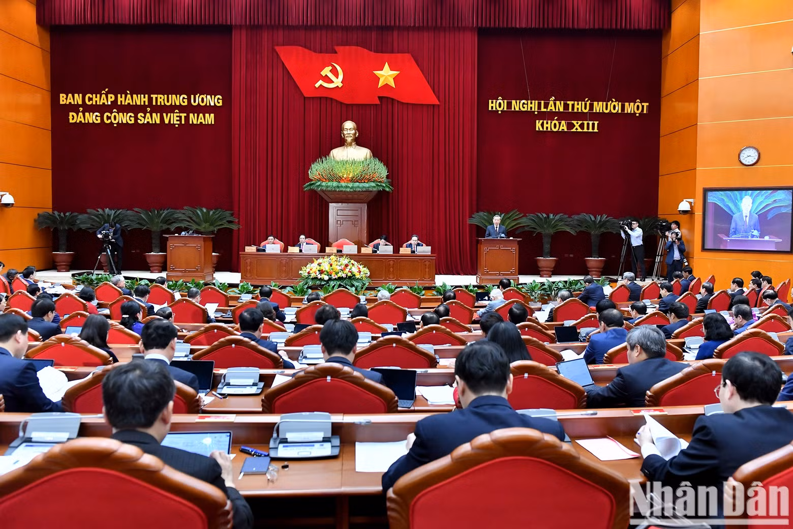 The opening session of the 13th Party Central Committee’s 11th plenum in Hanoi.