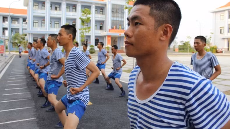 New soldiers practise actively to perfect their movements.