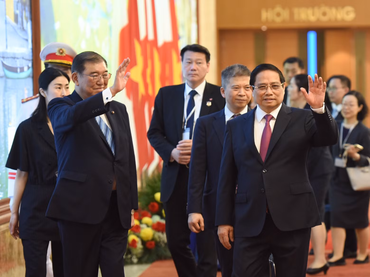 Vietnamese PM Pham Minh Chinh and Japanese PM Ishiba Shigeru.