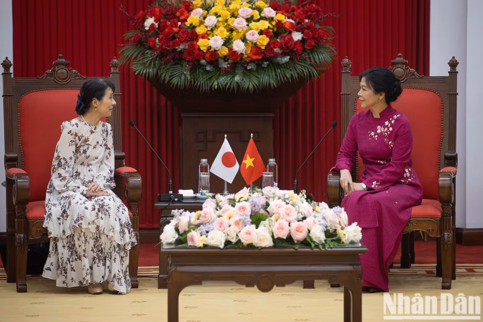 General Secretary To Lam’s spouse Ngo Phuong Ly and Japanese Prime Minister Ishiba Shigeru’s spouse Ishiba Yoshiko at the meeting.
