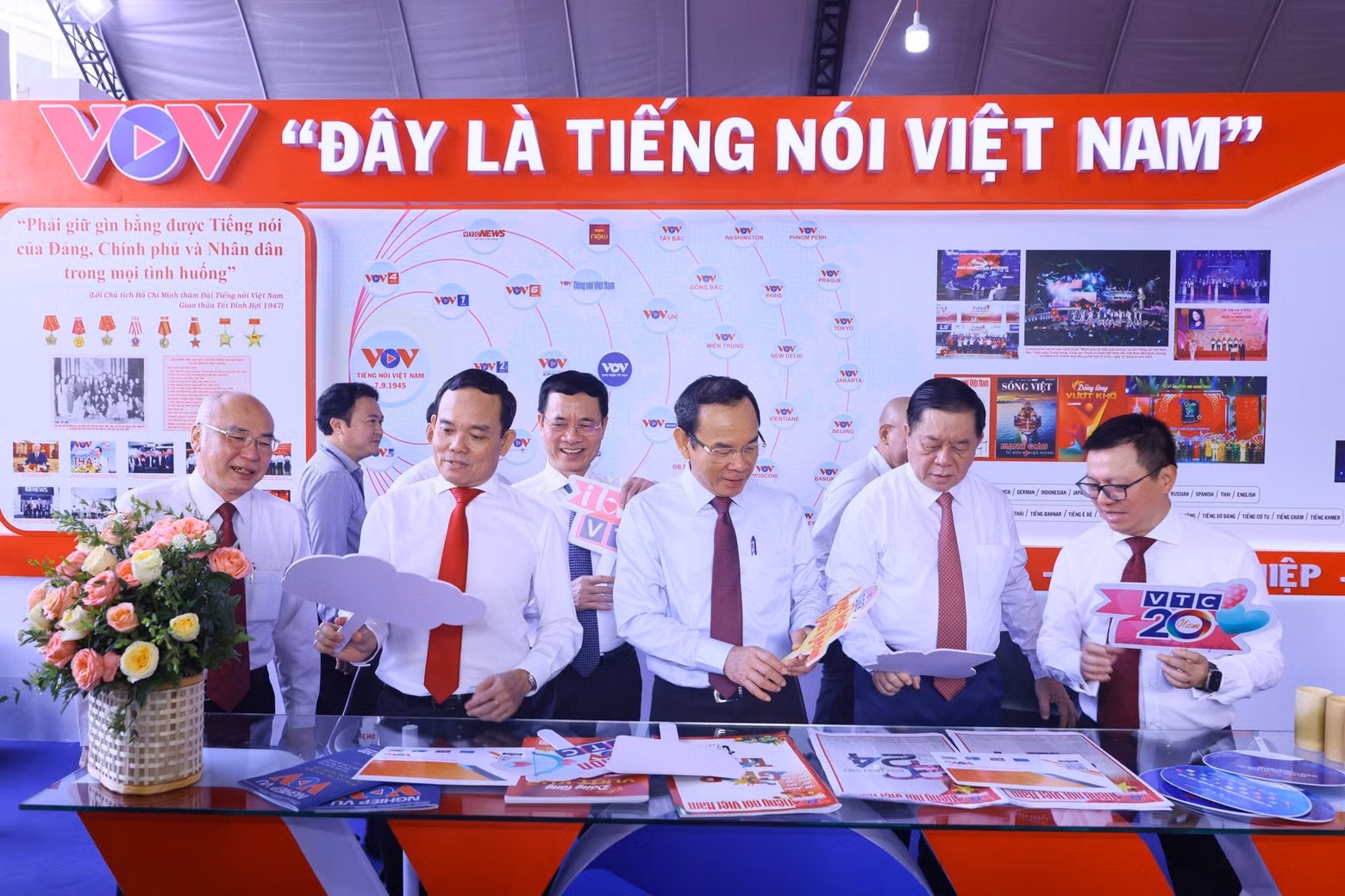 The festival brings together representatives from three journalists’ associations of cities and provinces and over 600 central and local press agencies nationwide