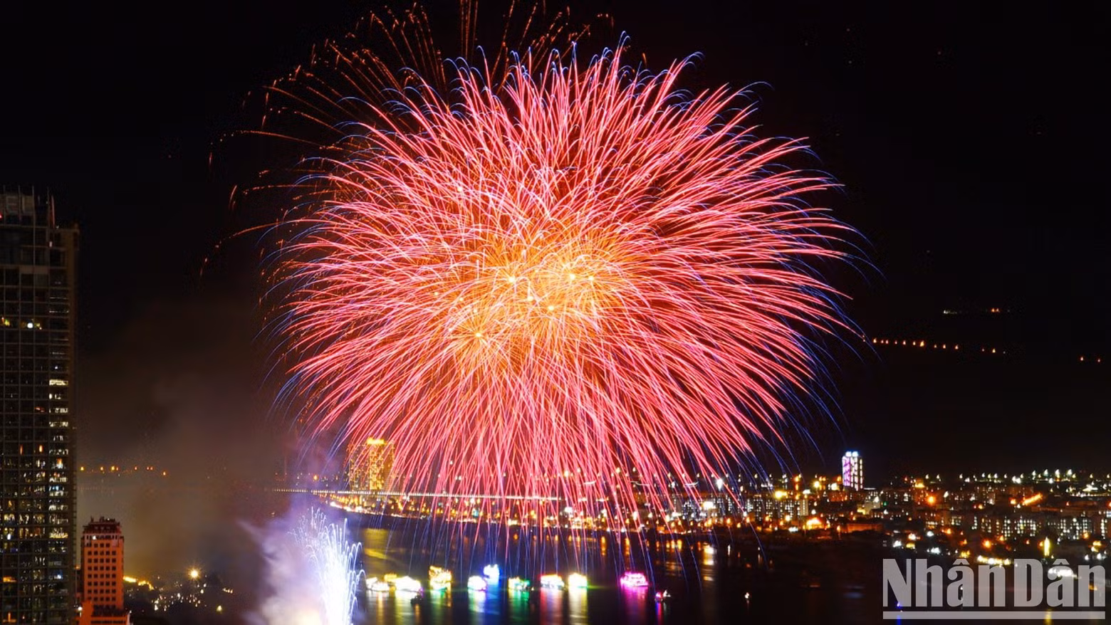 Their performance at DIFF showcases the landscape and culture of China, with traditional Chinese music and impressive high-range fireworks.