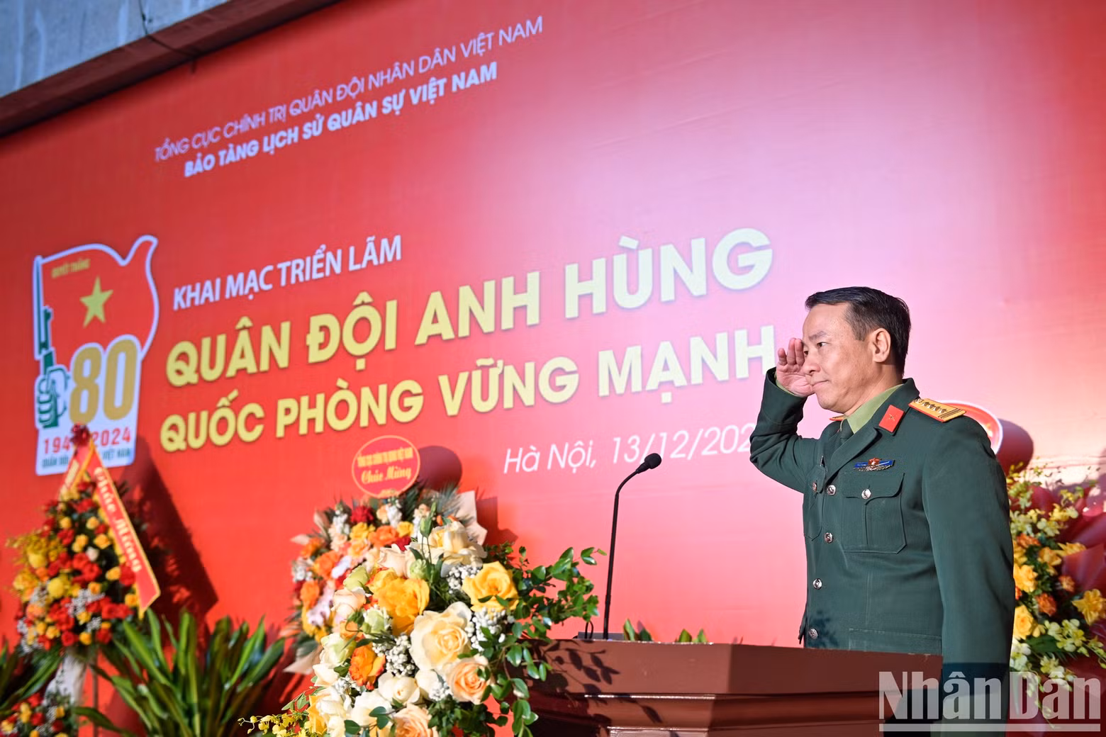 Colonel Le Vu Huy, Director of the Vietnam Military History Museum, addresses the opening ceremony.