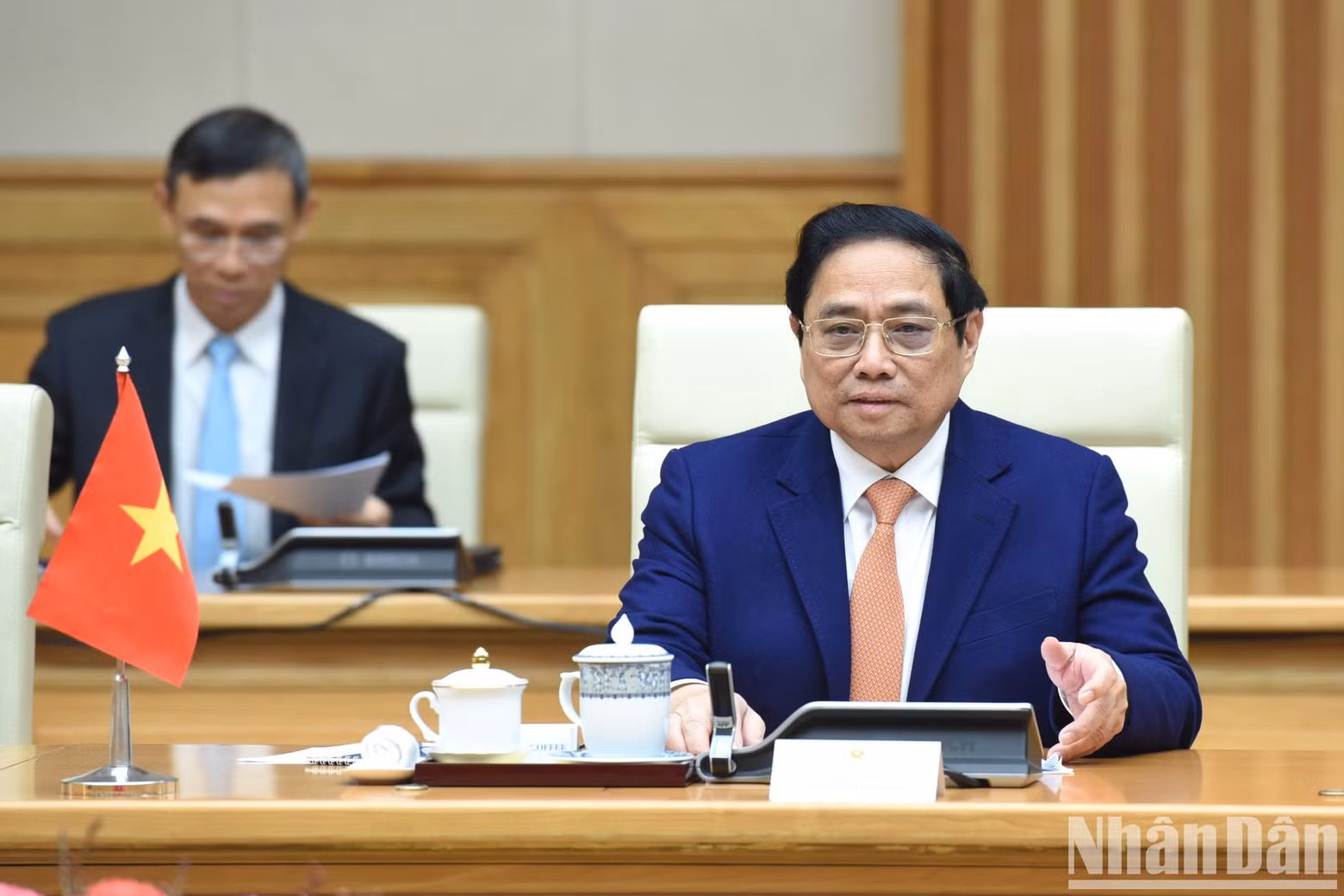Prime Minister Pham Minh Chinh speaking at the talks.