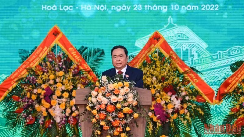 Standing Vice Chairman of the National Assembly Tran Thanh Man delivered a congratulatory speech for the new school year. (Photo: DUY LINH)