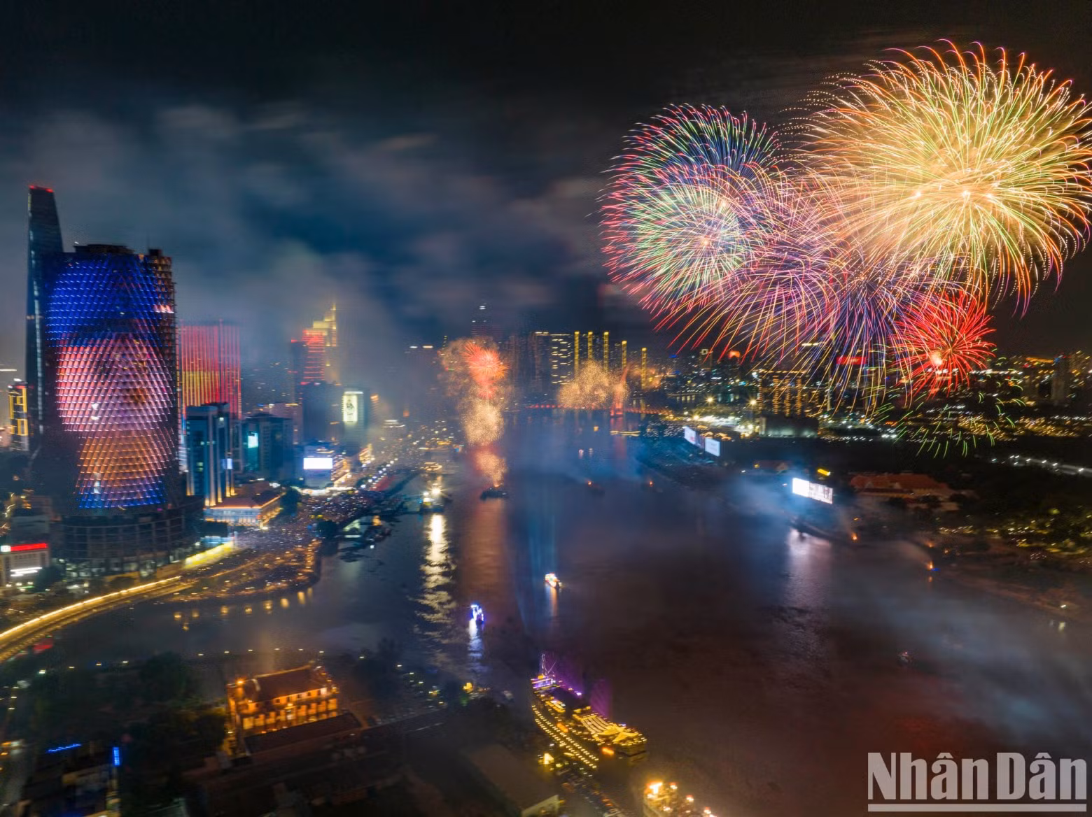 The fireworks displays are among the cultural and sporting activities celebrating the 50th anniversary of the Liberation of the South and National Reunification (April 30, 1975 –2025). The fireworks displays are among the cultural and sporting activities celebrating the 50th anniversary of the Liberation of the South and National Reunification (April 30, 1975 –2025).
