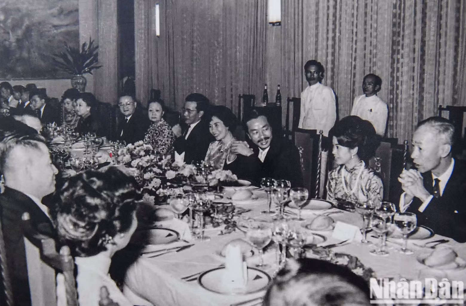 The grand banquet hall, which hosted over 100 guests and important events such as the inauguration of President Nguyen Van Thieu in 1967. The grand banquet hall, which hosted over 100 guests and important events such as the inauguration of President Nguyen Van Thieu in 1967.