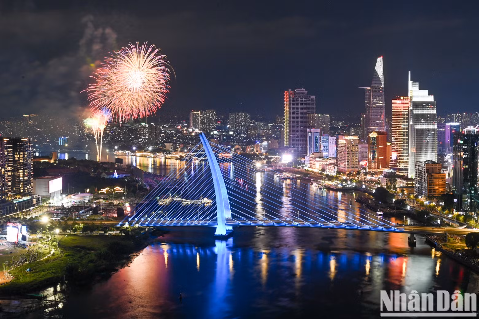 This was the second fireworks show held in the city to celebrate the 50th reunification anniversary, following the first show on April 19.