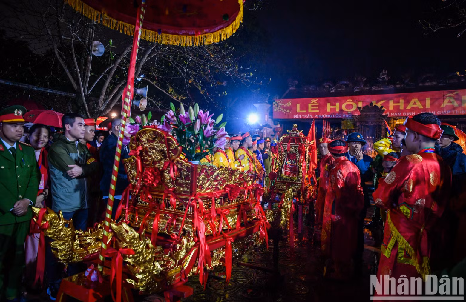 An overview of the front of Thien Truong Shrine before the seal opening.