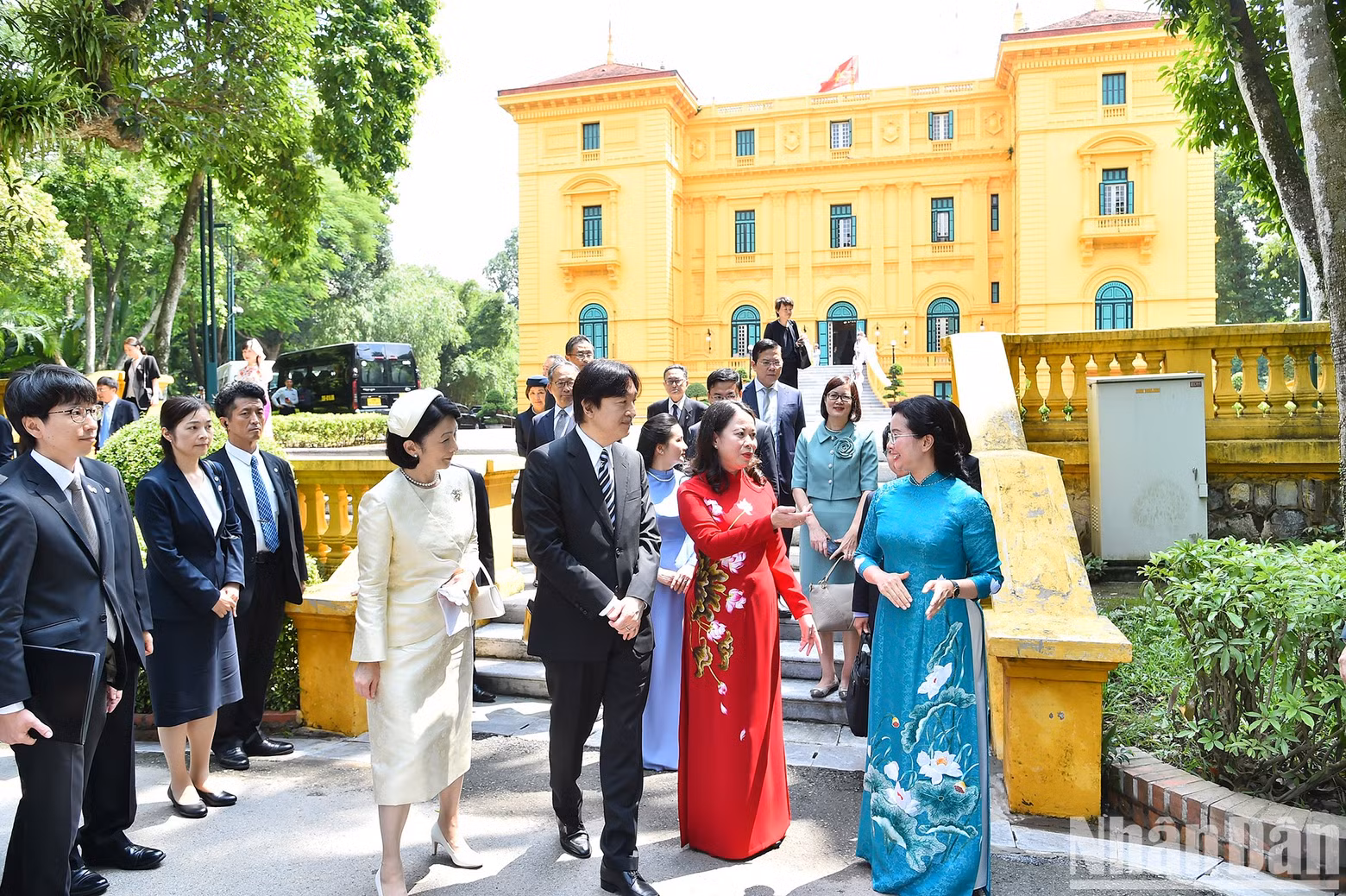 Vice President Vo Thi Anh Xuan, Japanese Crown Prince Akishino and Crown Princess Kiko visit President Ho Chi Minh historical site. Vice President Vo Thi Anh Xuan, Japanese Crown Prince Akishino and Crown Princess Kiko visit President Ho Chi Minh historical site.