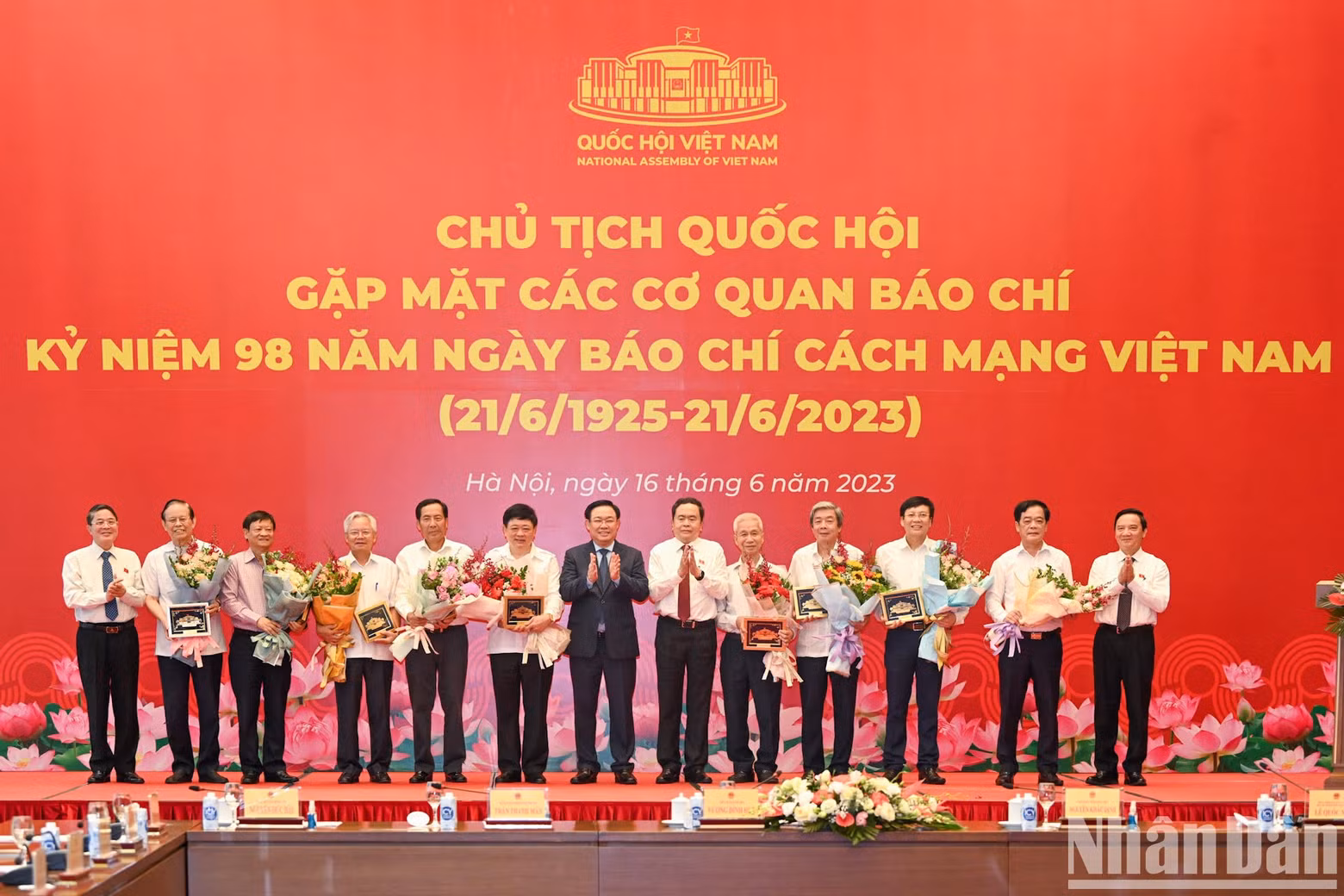 [In Picture] NA Chairman meets with press agencies on Revolutionary Press Day ảnh 10