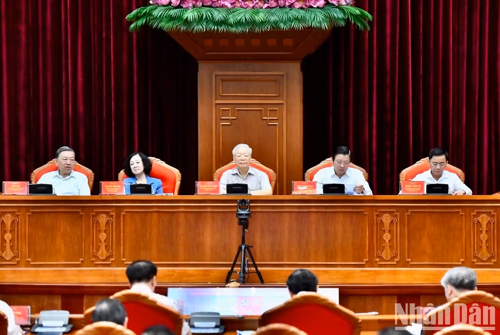 General Secretary Nguyen Phu Trong and leaders of the Party and State chair the conference.