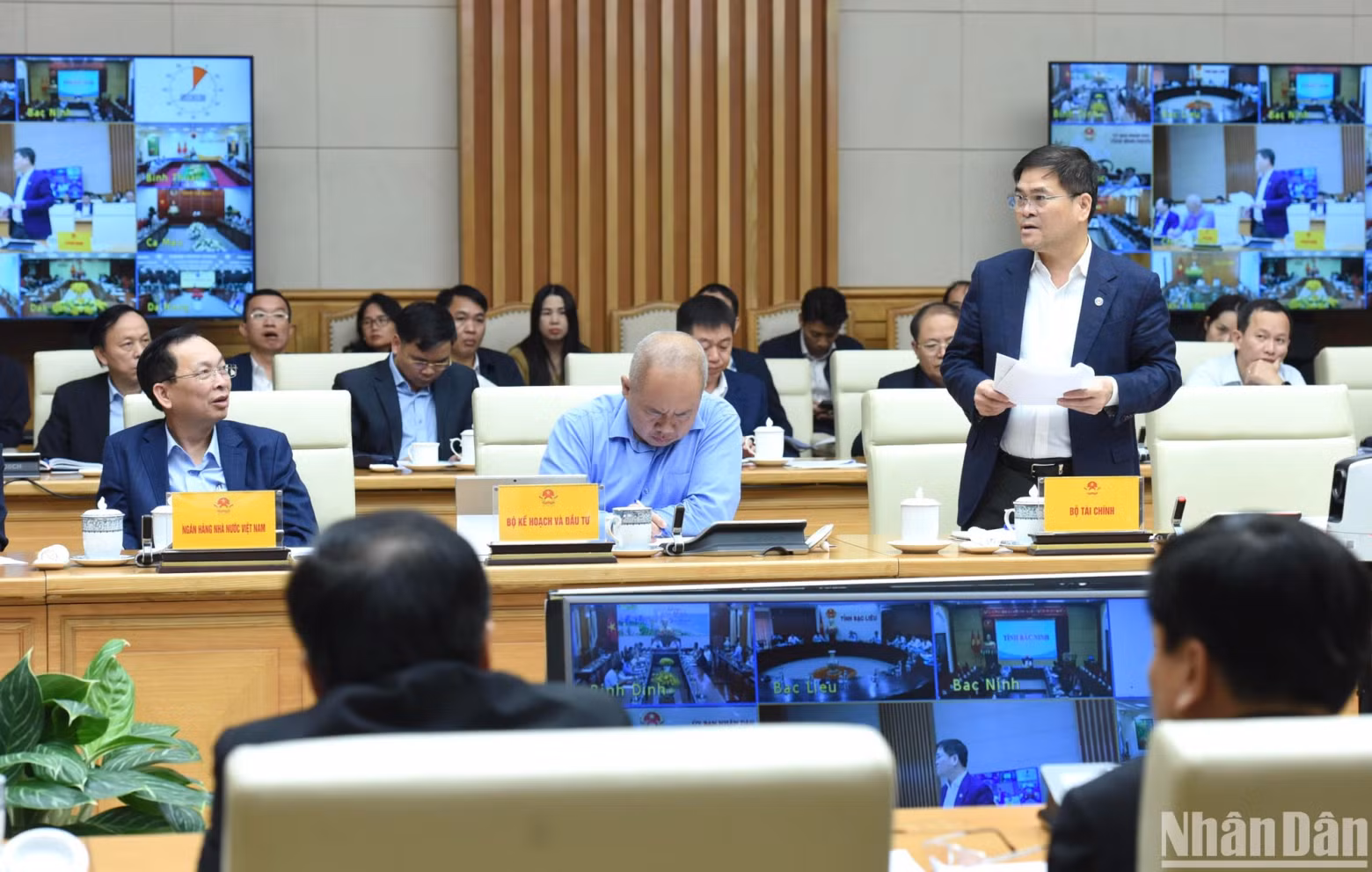 A representative from the Ministry of Finance speaks at the meeting. A representative from the Ministry of Finance speaks at the meeting.