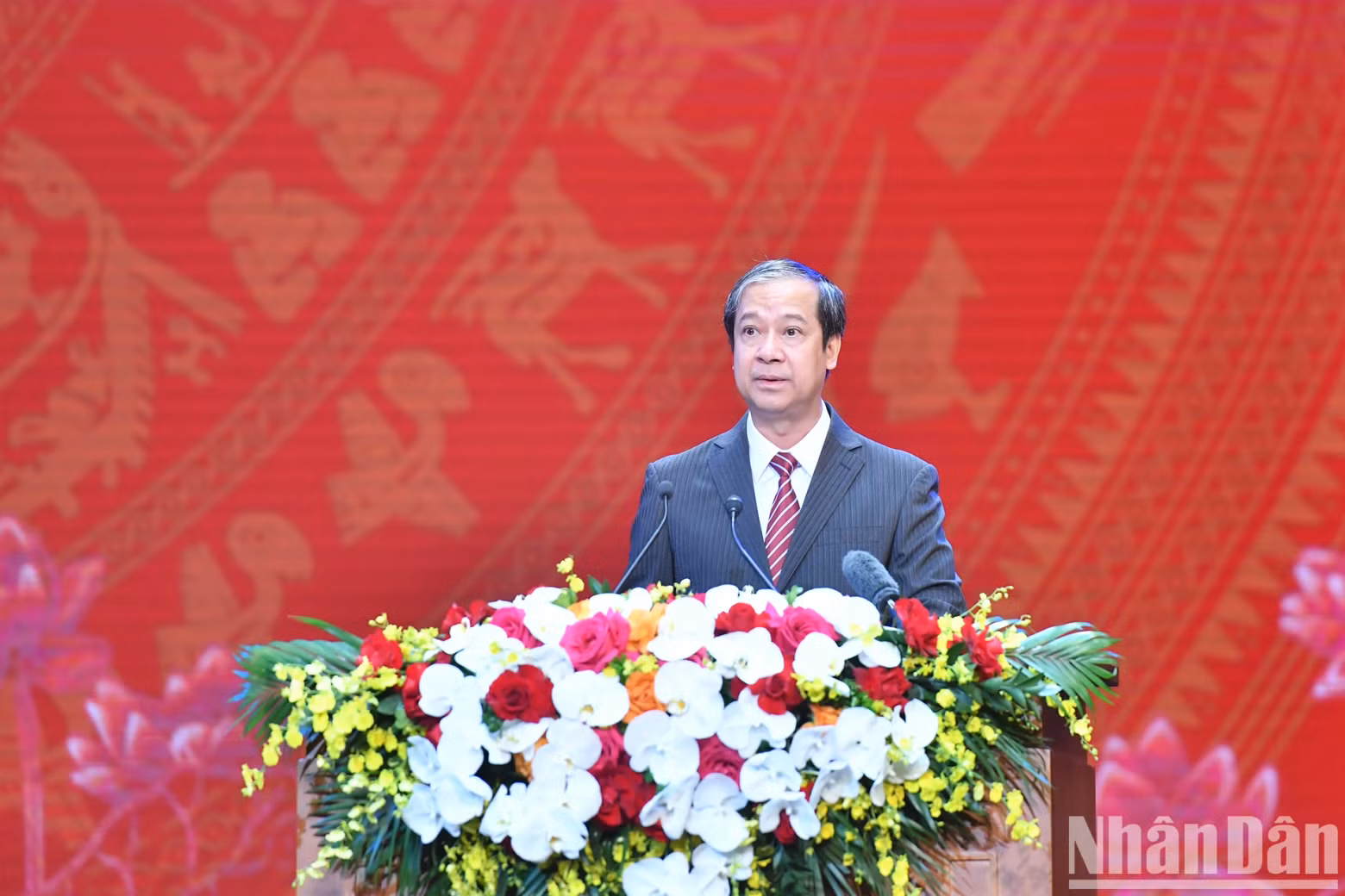 Minister of Education and Training Nguyen Kim Son addresses the audience.