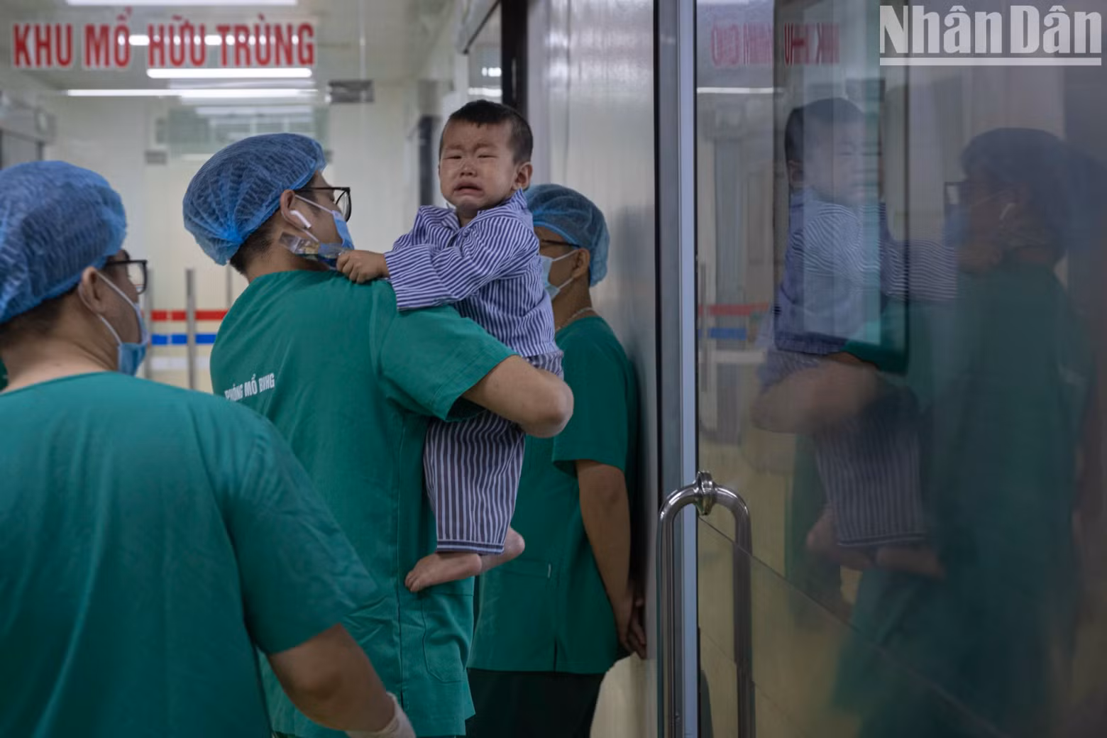 A child patient is about to undergo surgery.