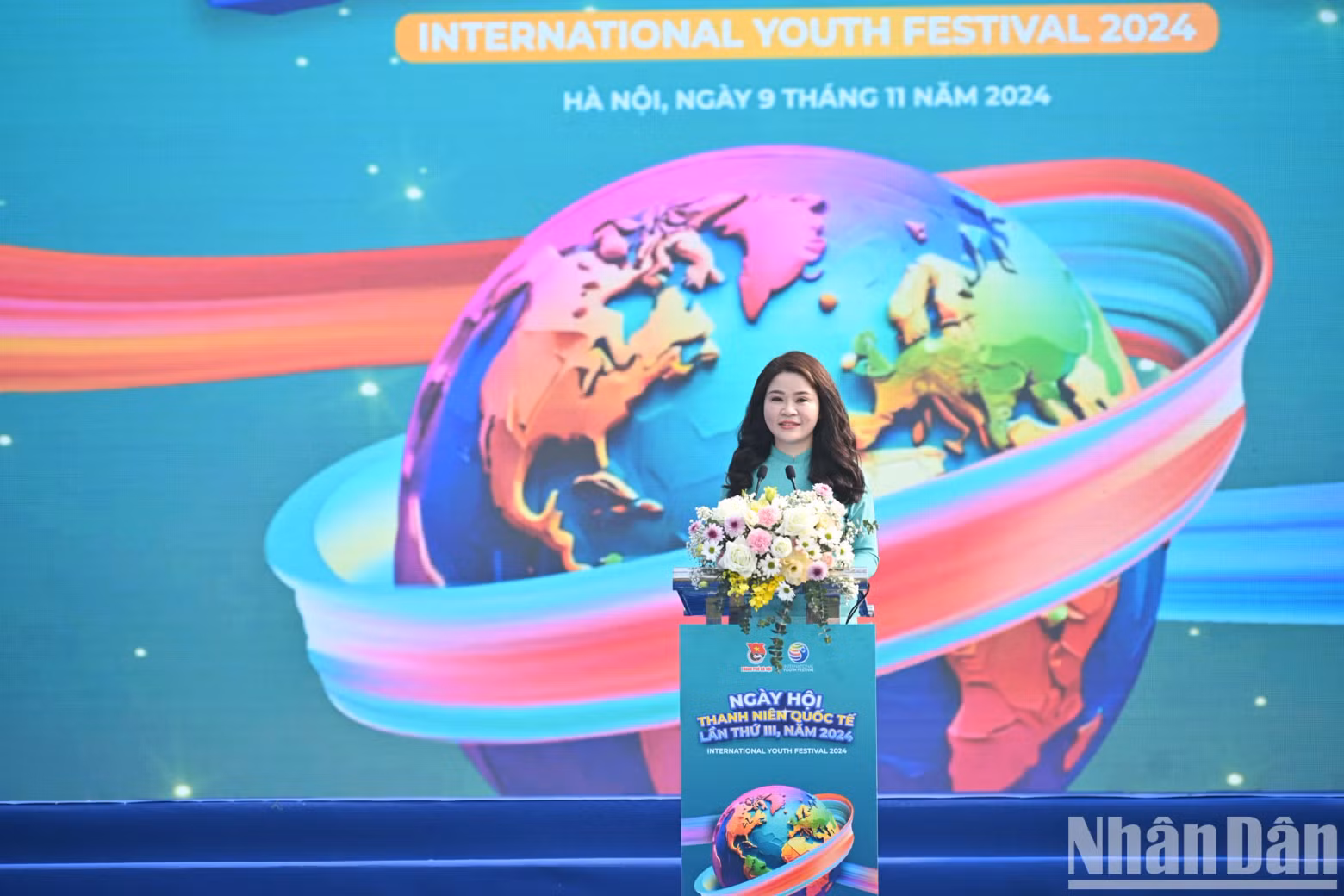 Secretary of the Hanoi Youth Union Chu Hong Minh delivers the opening speech at the festival.