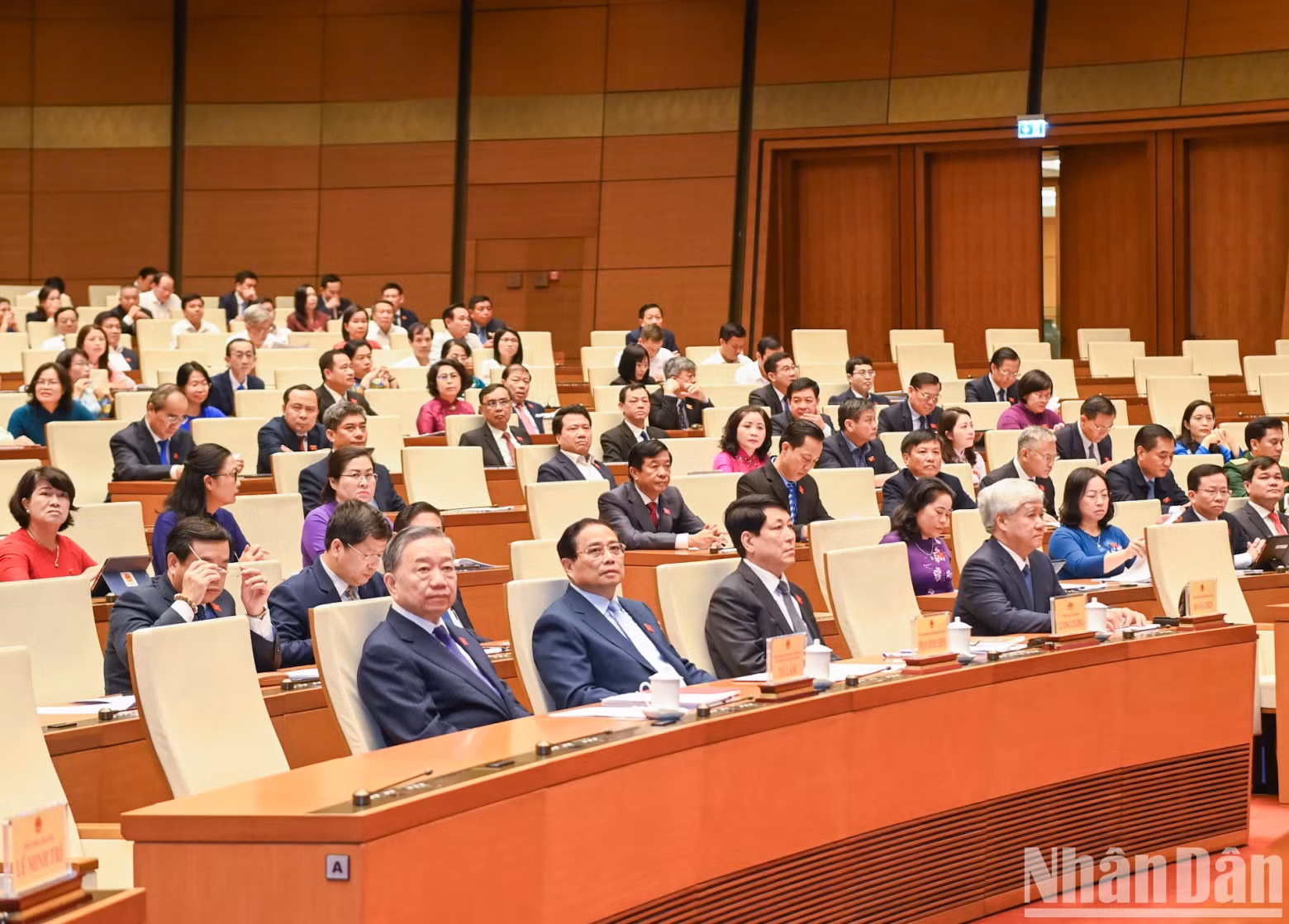 Party General Secretary and President To Lam, Prime Minister Pham Minh Chinh, Standing member of the Secretariat Luong Cuong, other Party and State leaders and delegates attend the meeting. Party General Secretary and President To Lam, Prime Minister Pham Minh Chinh, Standing member of the Secretariat Luong Cuong, other Party and State leaders and delegates attend the meeting.
