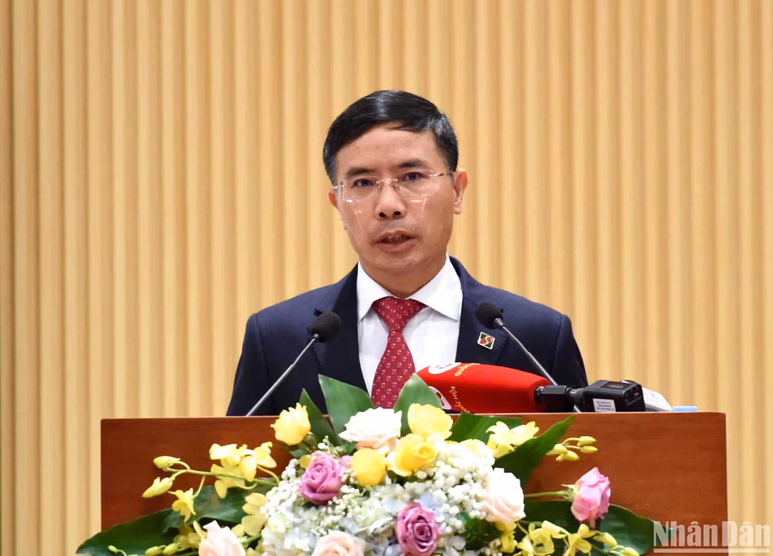 A representative of leaders of Vietnam Bank for Agriculture and Rural Development (Agribank) speaks at the event. A representative of leaders of Vietnam Bank for Agriculture and Rural Development (Agribank) speaks at the event.