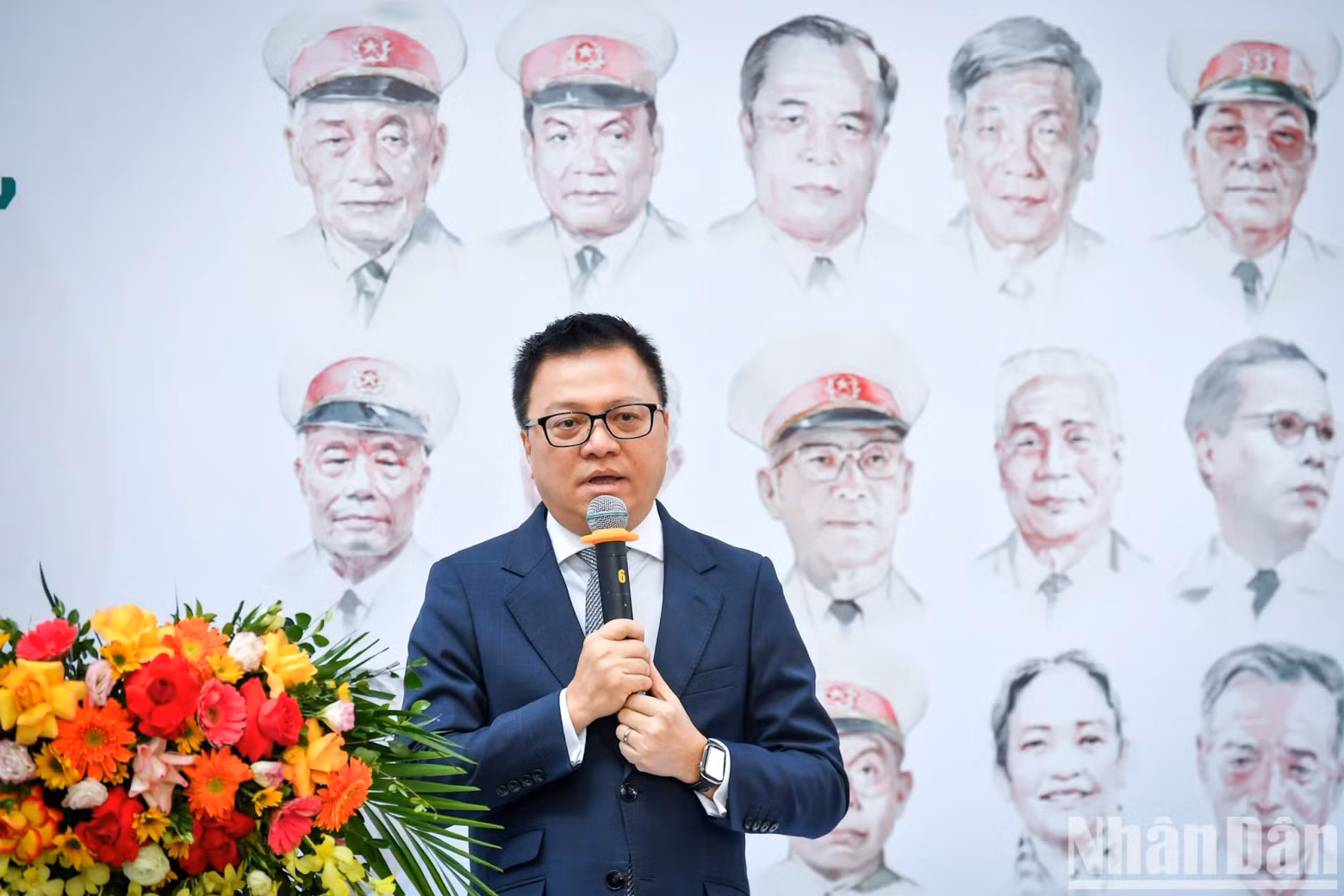 Member of the Party Central Committee (PCC), Editor-in-Chief of Nhan Dan Newspaper, Deputy Head of the PCC’s Commission for Communications and Education, and Chairman of the Vietnam Journalists’ Association, delivers a speech at the event. Member of the Party Central Committee (PCC), Editor-in-Chief of Nhan Dan Newspaper, Deputy Head of the PCC’s Commission for Communications and Education, and Chairman of the Vietnam Journalists’ Association, delivers a speech at the event.