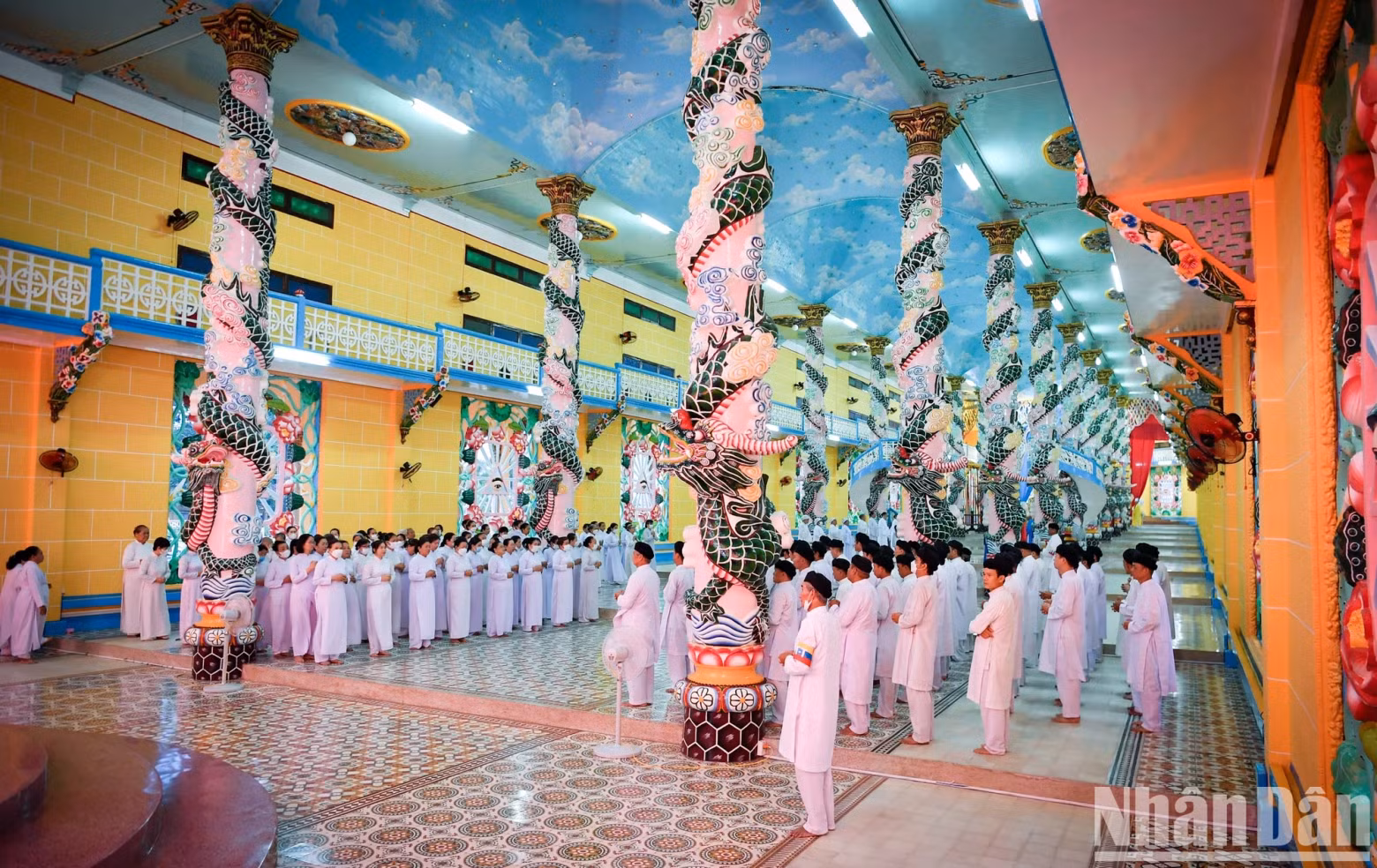Cuu Trung Dai (main hall) is the most attractive place for tourists in the Holy See. The space is 81 metre long and 27 metre wide, separated from other spaces in the main hall by 18 pillars divided into two sides, and is carved and decorated with exquisite images of the dragon. Cuu Trung Dai (main hall) is the most attractive place for tourists in the Holy See. The space is 81 metre long and 27 metre wide, separated from other spaces in the main hall by 18 pillars divided into two sides, and is carved and decorated with exquisite images of the dragon.