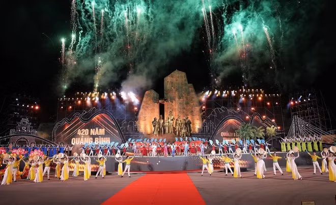 A performance at the ceremony on June 2. (Photo: VNA)