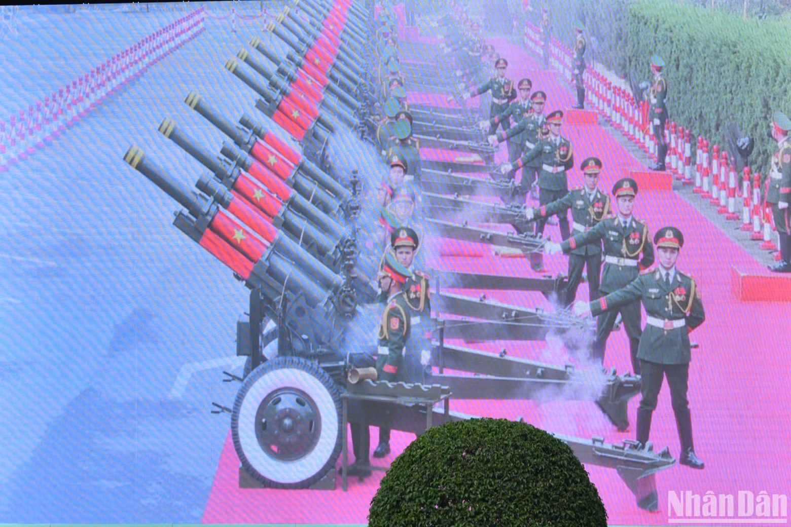 The 21-cannon salute, the highest level for a head of state, was held at the welcome ceremony.