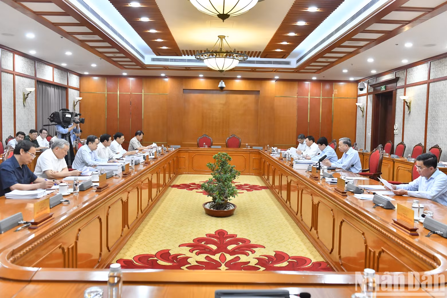The Politburo members give comments to the Ho Chi Minh City Planning for the 2021-2030 period, with a vision towards 2050.