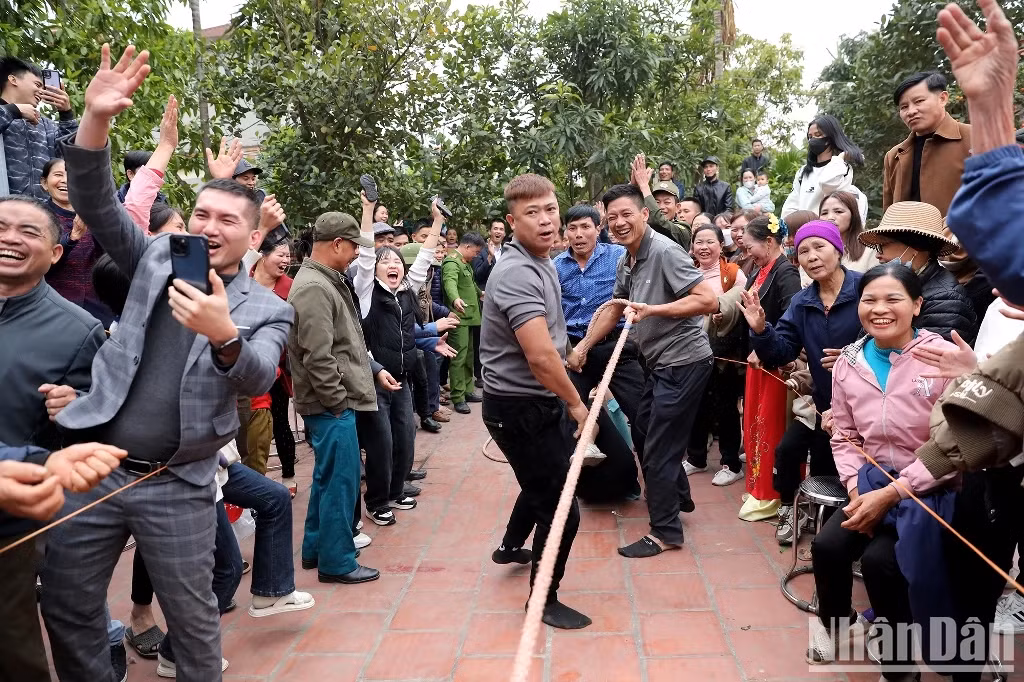 The festival brings a joyful and exciting atmosphere at the beginning of spring. The festival brings a joyful and exciting atmosphere at the beginning of spring.