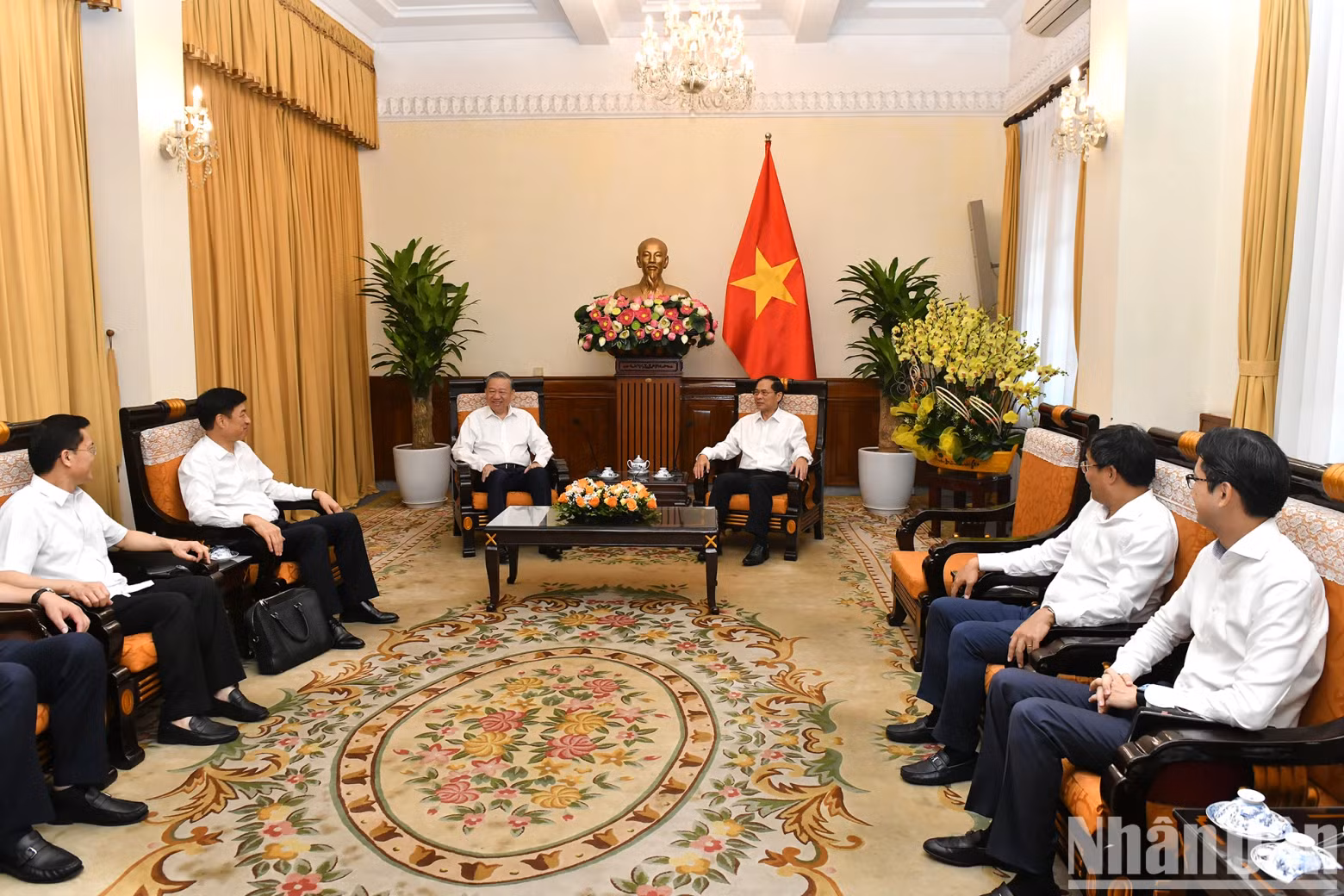 Party General Secretary and President To Lam works with the Party Civil Affairs Committee of the Ministry of Foreign Affairs.