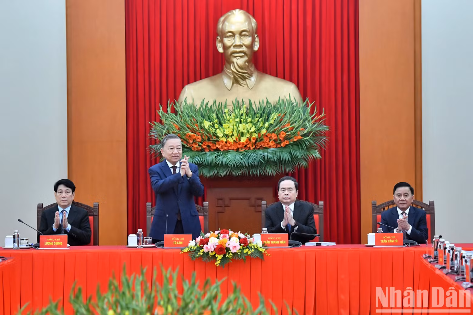 Party General Secretary To Lam and other Party and State leaders chair the conference.