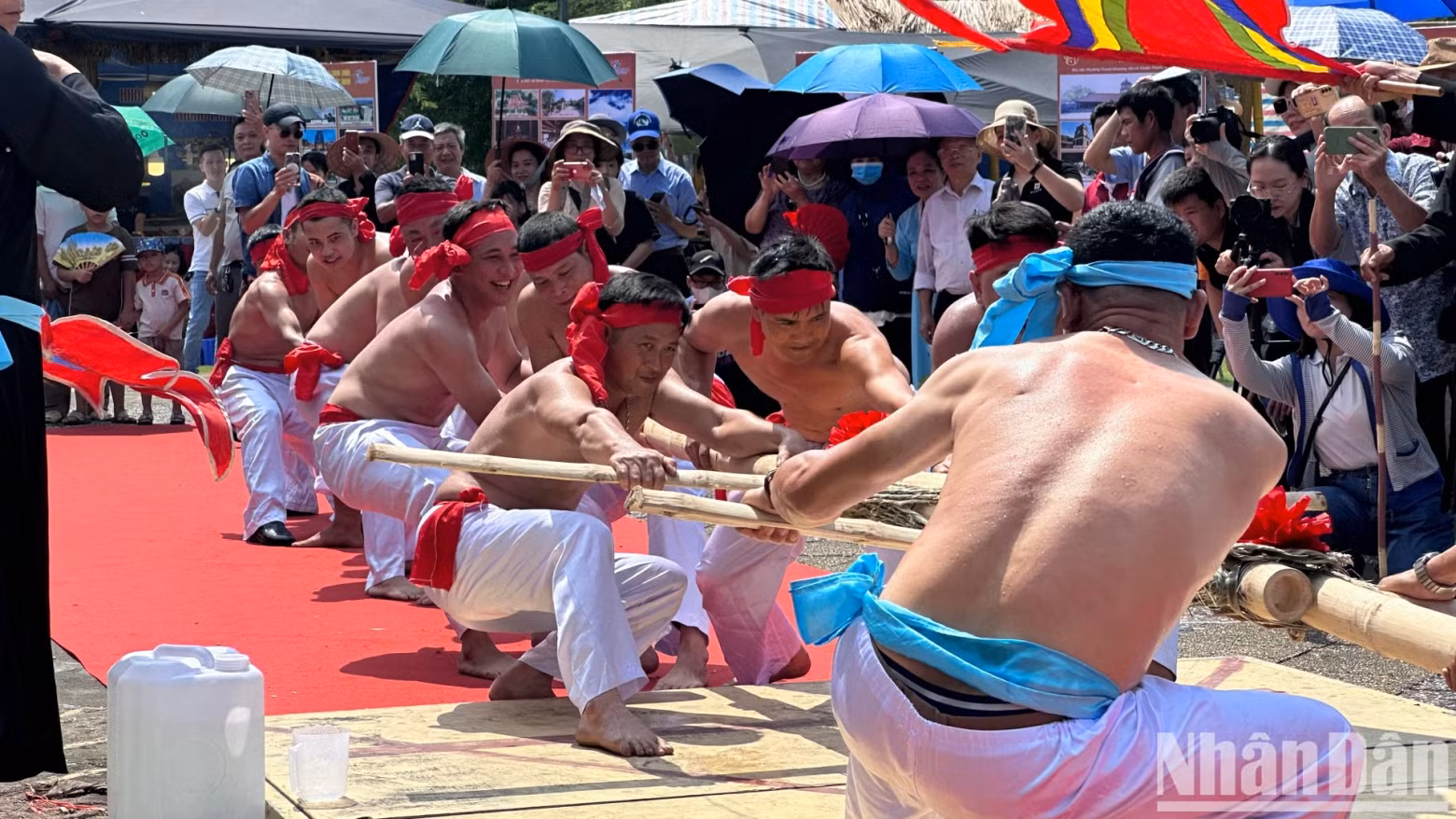 Huu Chap Village’s tug-of-war ritual honours the strength of unity.